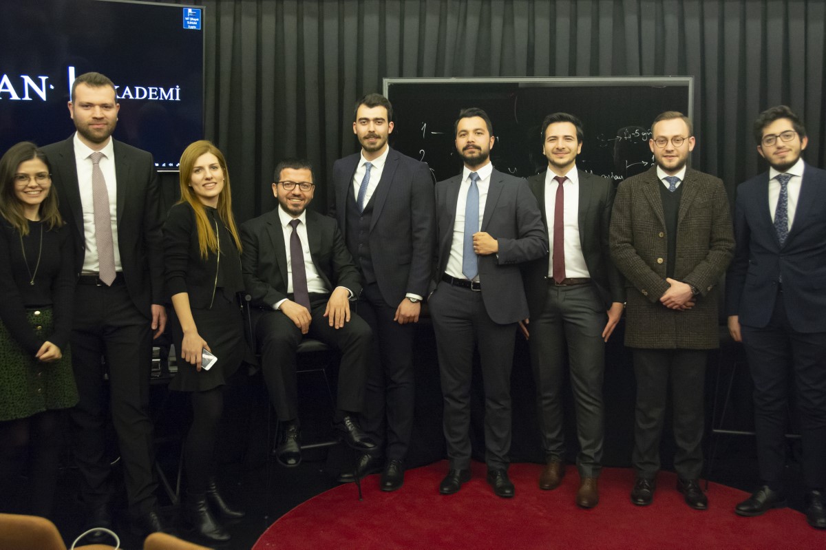 Av. Mustafa Tırtır, Aksan Hukuk Bürosu avukatlarına Ceza Hukuku konusunda eğitimler veriyor